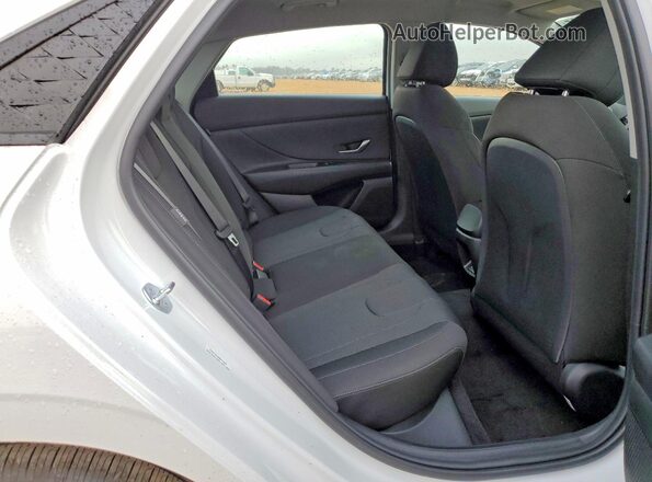 KMHLL4DG5TU110411 2026 HYUNDAI ELANTRA Белый Вид задних сидений