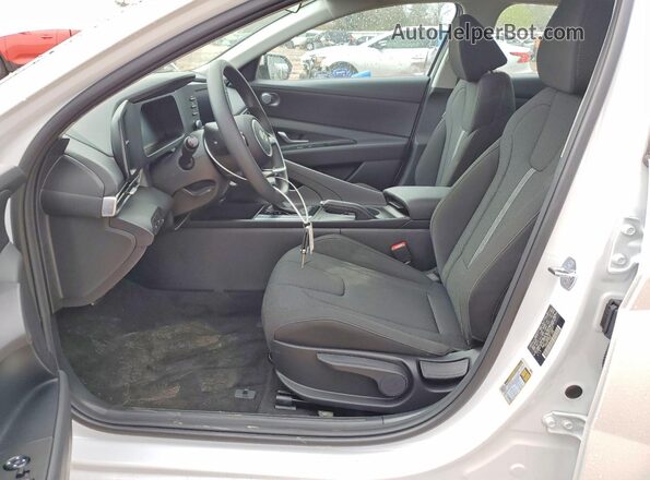 KMHLL4DG5TU110411 2026 HYUNDAI ELANTRA Белый Вид салона спереди