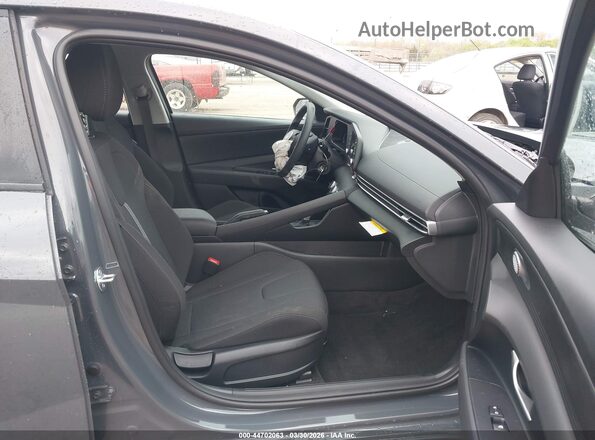 KMHLL4DG8TU135786 2026 HYUNDAI ELANTRA Серый Вид салона спереди