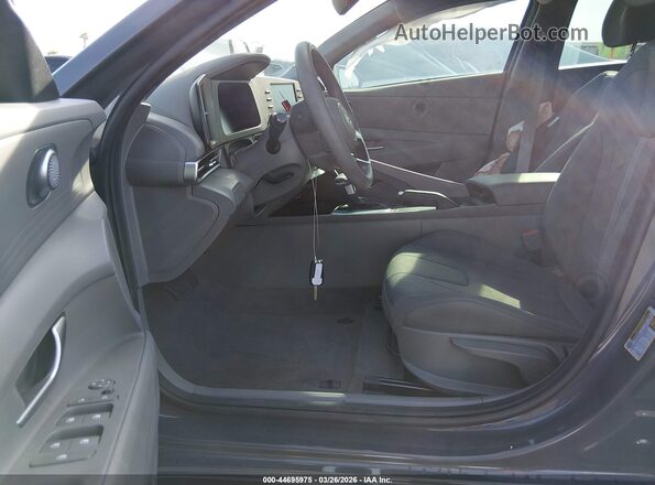 KMHLL4DGXSU086797 2025 HYUNDAI ELANTRA Серый Вид салона спереди