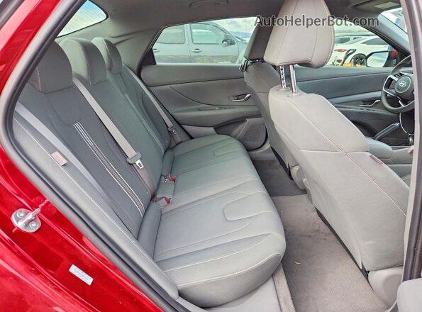 KMHLM4DG4RU833575 2024 HYUNDAI ELANTRA Красный Вид задних сидений