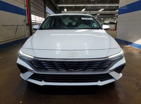 KMHLM4DJXTU190653 2026 HYUNDAI ELANTRA Белый Вид спереди