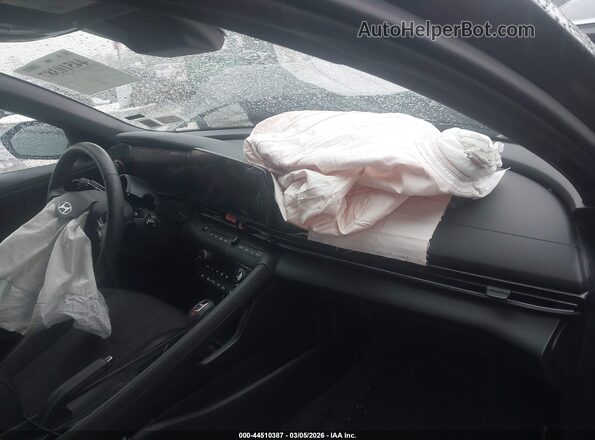 KMHLR4DF9SU864948 2025 HYUNDAI ELANTRA Черный Вид салона спереди