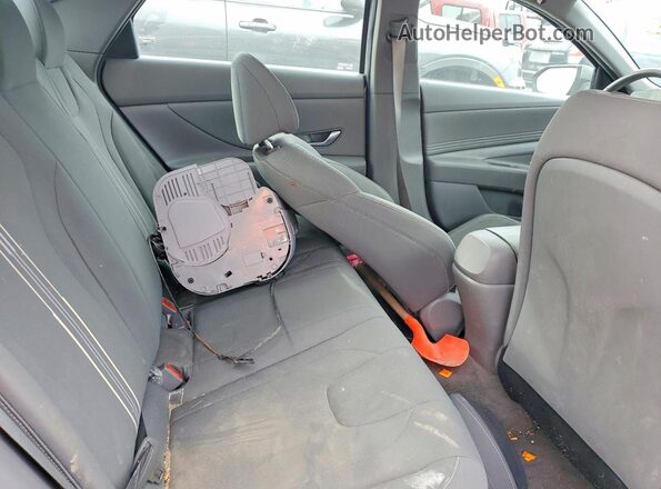 KMHLS4AG6PU386125 2023 HYUNDAI ELANTRA Серебряный Вид задних сидений