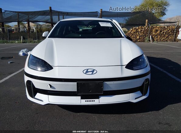 KMHM34AC2SA093346 2025 HYUNDAI IONIQ 6 White Вид панелі приладів