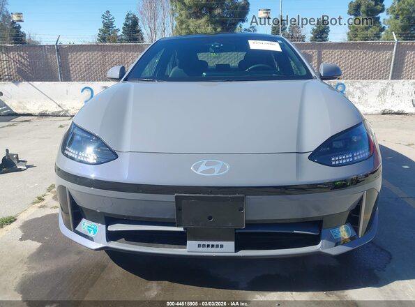 KMHM54AA2SA096983 2025 HYUNDAI IONIQ 6 Gray Vista interior trasera