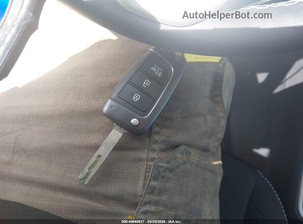 KMHRC8A30LU032364 2020 HYUNDAI VENUE Синий Вид панели приборов