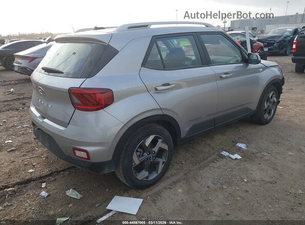 KMHRC8A30SU367364 2025 HYUNDAI VENUE Серебряный Задняя правая четверть