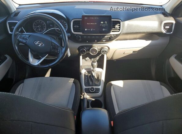 KMHRC8A32MU075900 2021 HYUNDAI VENUE Красный Вид панели приборов