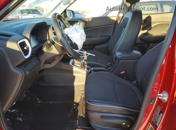 KMHRC8A32RU295044 2024 HYUNDAI VENUE Красный Вид салона спереди