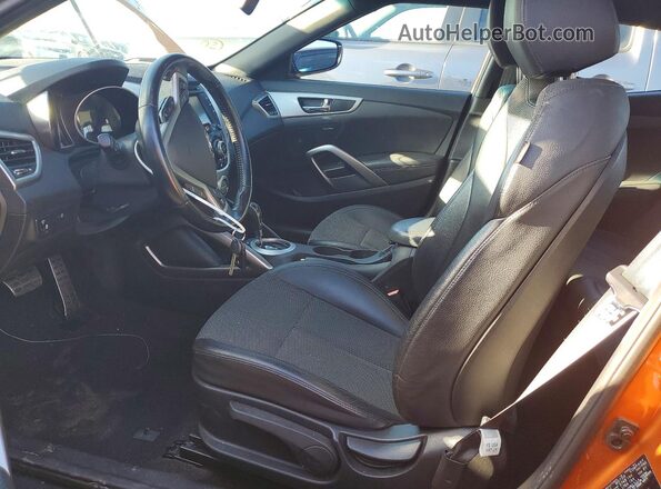 KMHTC6AD1GU283869 2016 HYUNDAI VELOSTER Оранжевый Вид салона спереди
