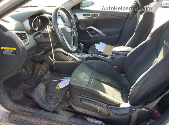 KMHTC6AD4GU266063 2016 HYUNDAI VELOSTER Серебряный Вид салона спереди