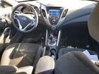 2016 Hyundai Veloster Base Серебряный vin: KMHTC6AD4GU266063