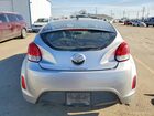 2016 Hyundai Veloster Base Серебряный vin: KMHTC6AD4GU266063