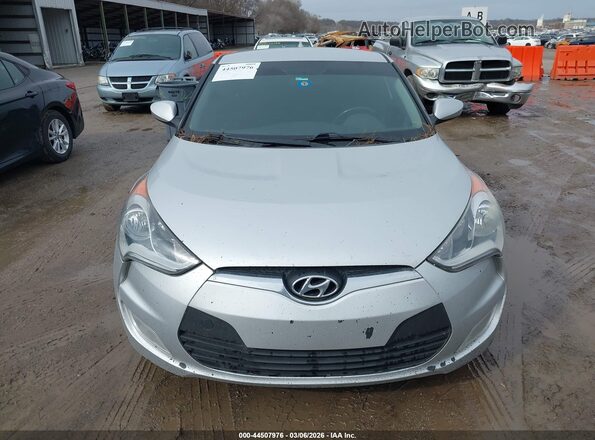 KMHTC6AD4HU320219 2017 HYUNDAI VELOSTER Серебряный Вид спереди