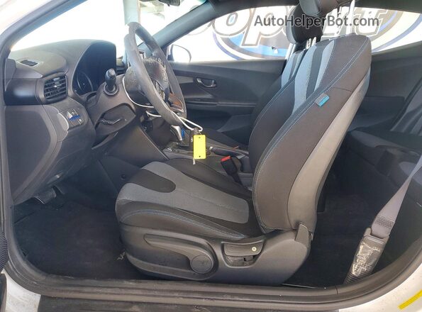 KMHTG6AF4KU003845 2019 HYUNDAI VELOSTER Белый Вид салона спереди