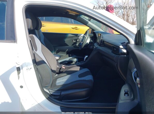 KMHTG6AF7MU032775 2021 HYUNDAI VELOSTER White Front interior view