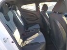 2021 Hyundai Veloster Base White vin: KMHTG6AF9MU032910