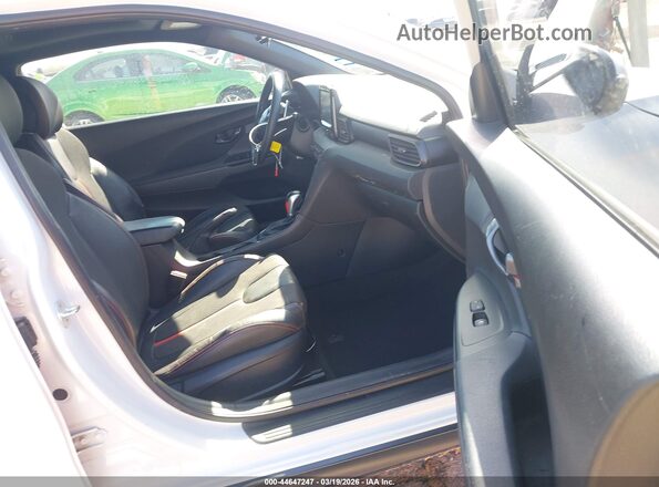 KMHTH6AB5KU006991 2019 HYUNDAI VELOSTER Белый Вид салона спереди
