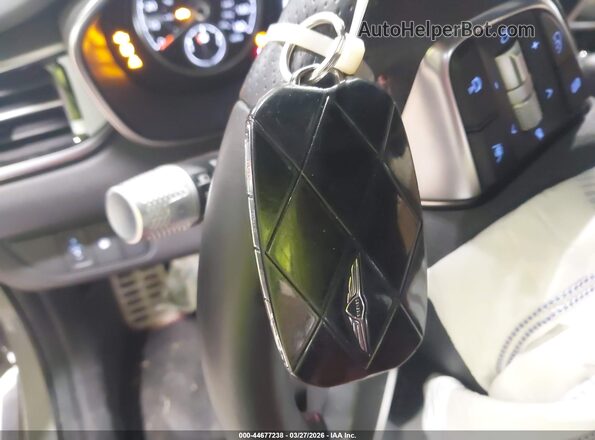 KMTG34SC1SU153293 2025 GENESIS G70 Gray Widok deski rozdzielczej