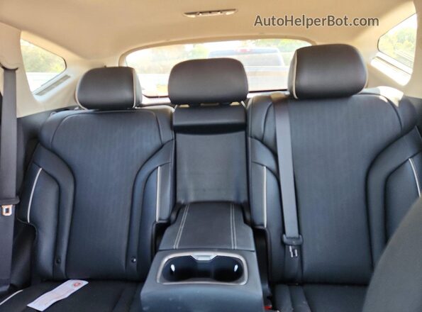 KMUHCESC8RU178689 2024 GENESIS GV80 Gray Vista de los asientos traseros