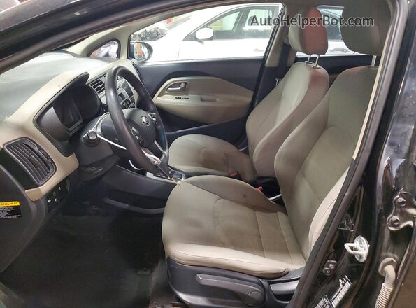 KNADM4A34H6012017 2017 KIA RIO Черный Вид салона спереди