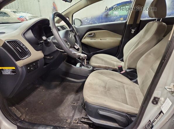 KNADM4A35G6689446 2016 KIA RIO Серебряный Вид салона спереди
