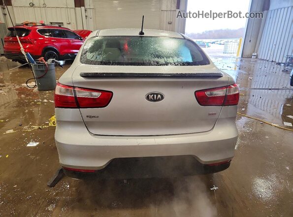 KNADM4A35G6689446 2016 KIA RIO Серебряный Вид сзади