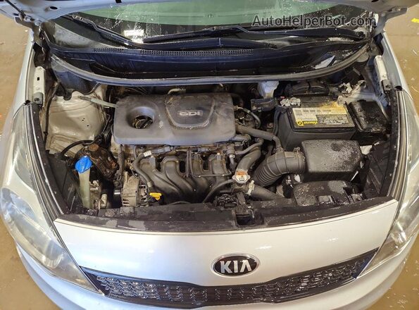 KNADM4A35G6689446 2016 KIA RIO Серебряный Вид задней части салона