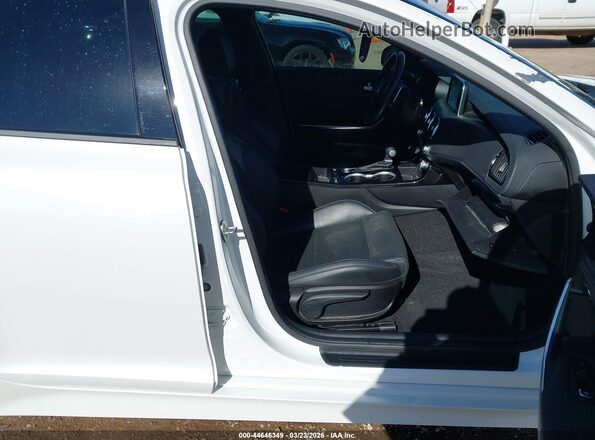 KNAE15LA2M6089509 2021 KIA STINGER Белый Вид салона спереди