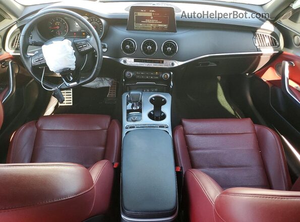 KNAE55LC2J6040246 2018 KIA STINGER Белый Вид панели приборов