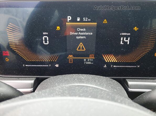 KNAG44J89T5424294 2026 KIA K5 Black Vista del cuadro de instrumentos