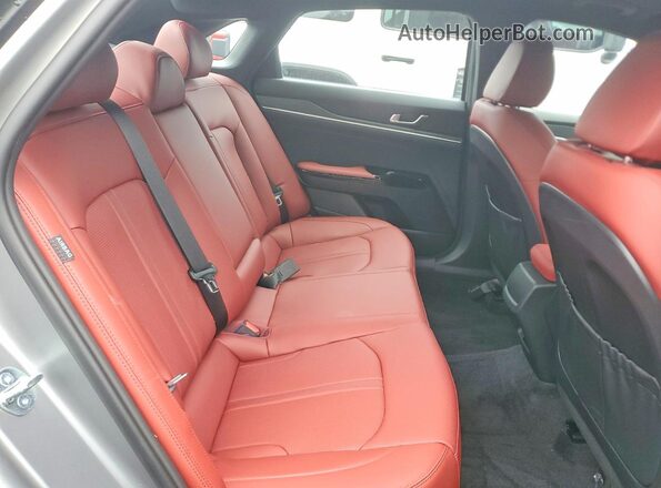 KNAG64J76T5397461 2026 KIA K5 Silver Vista de los asientos traseros