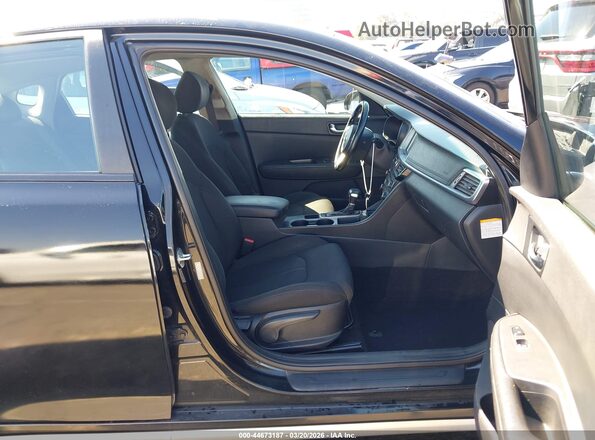 KNAGT4LE8H5012607 2017 KIA OPTIMA HYBRID Черный Вид салона спереди