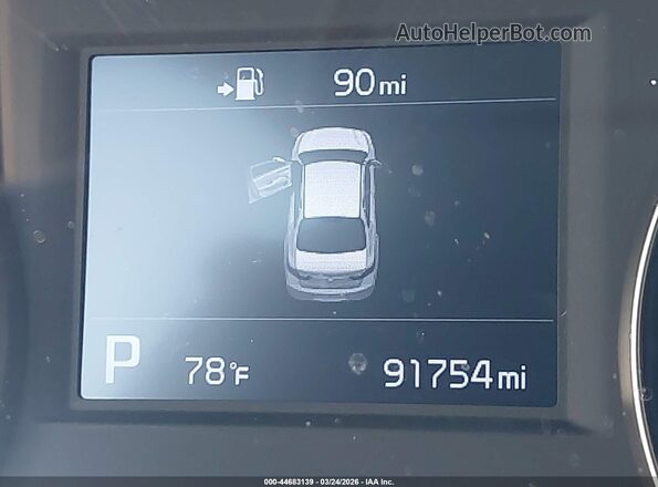 KNALC4J12H5090427 2017 KIA CADENZA White 360 interior view