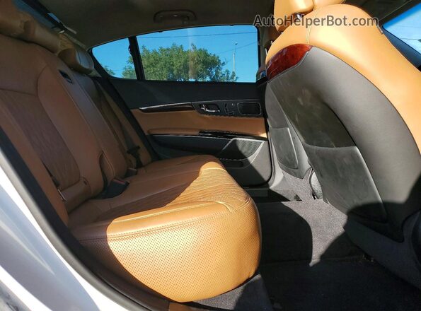 KNALW4D41H6035605 2017 KIA K900 Белый Вид задних сидений