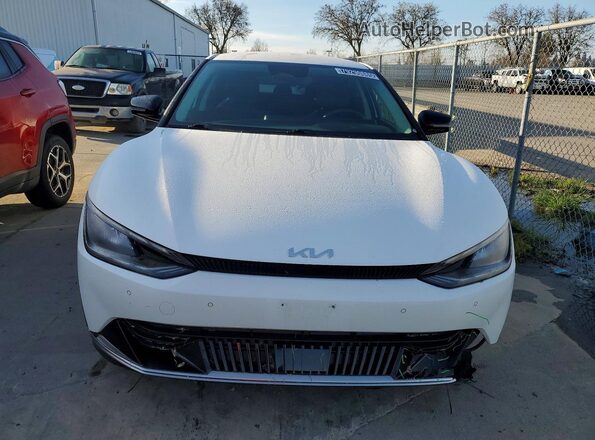 KNDC34LA2R5211717 2024 KIA EV6 Белый Вид спереди