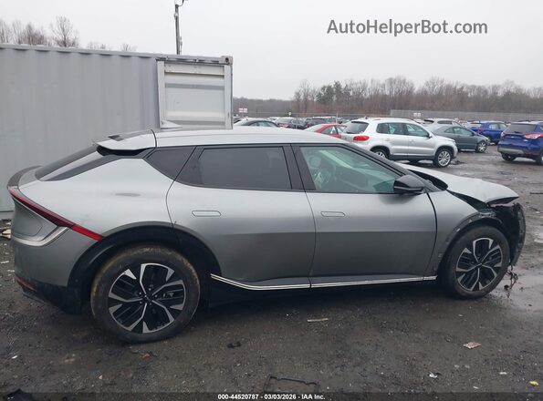 KNDC3DLC3R5615157 2024 KIA EV6 Gray Vista interior trasera