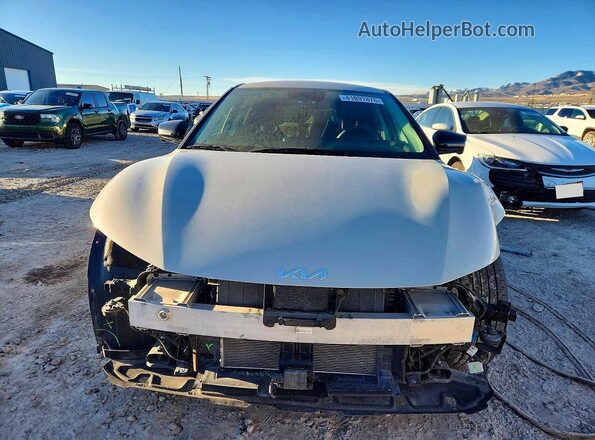 KNDC3DLC5N5053045 2022 KIA EV6 White Widok z przodu