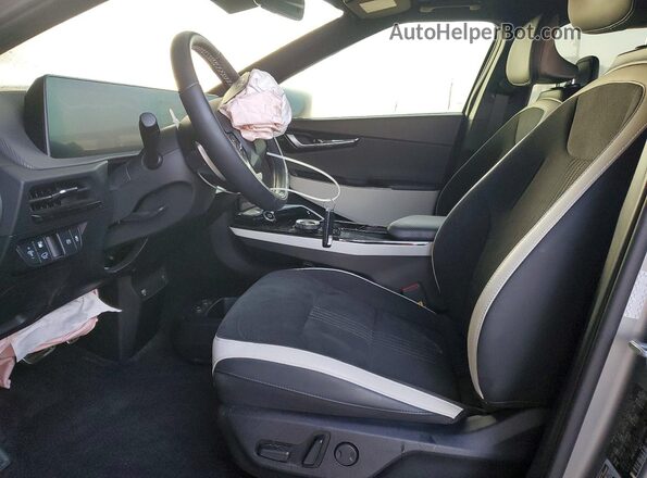 KNDC4DLCXP5115989 2023 KIA EV6 Gray Widok wnętrza z przodu