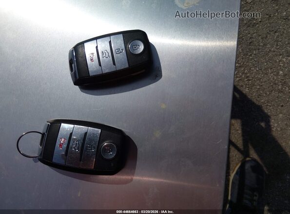 KNDCB3LC3K5216526 2019 KIA NIRO Синий Вид панели приборов