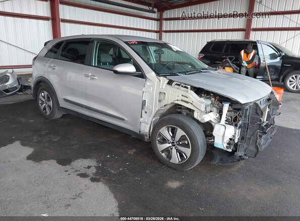 KNDCB3LC7J5210131 2018 KIA NIRO Серебряный Передняя правая четверть