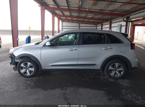 KNDCB3LC7J5210131 2018 KIA NIRO Серебряный 