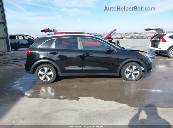 KNDCB3LCXH5063703 2017 KIA NIRO Черный Вид задней части салона