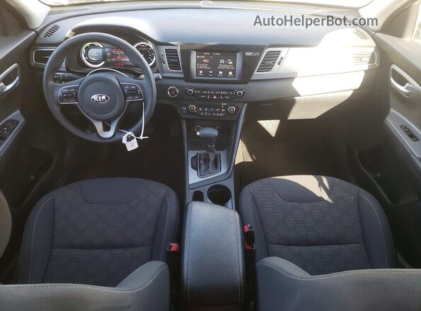 KNDCB3LCXK5322679 2019 KIA NIRO Silver Dashboard view