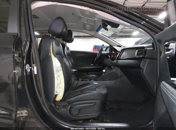 KNDCC3LC4H5068781 2017 KIA NIRO Коричневый Вид салона спереди
