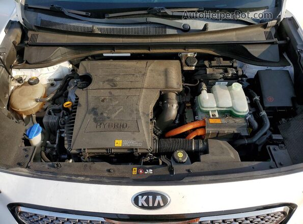 KNDCC3LC6H5052078 2017 KIA NIRO White Вид підкапотного простору