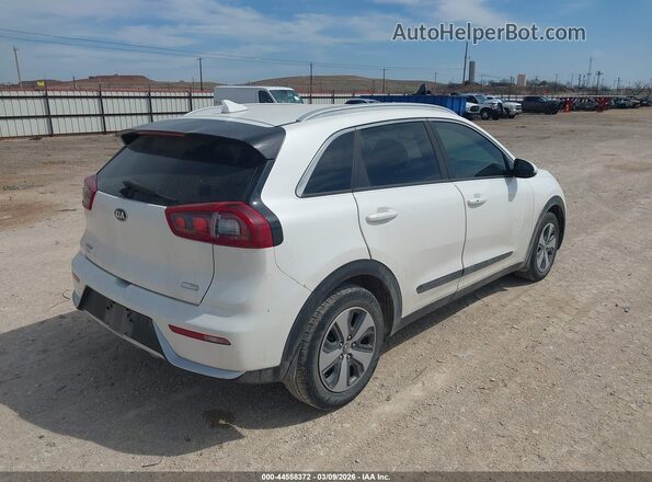 KNDCC3LCXH5040323 2017 KIA NIRO Белый Задняя правая четверть