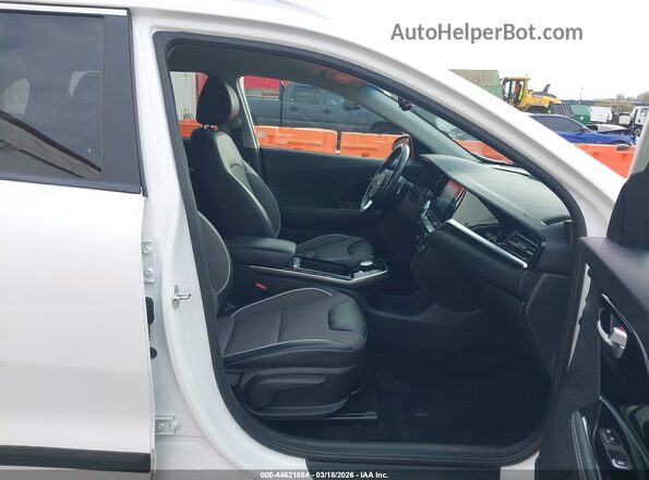 KNDCC3LG3L5041003 2020 KIA NIRO EV Белый Вид салона спереди