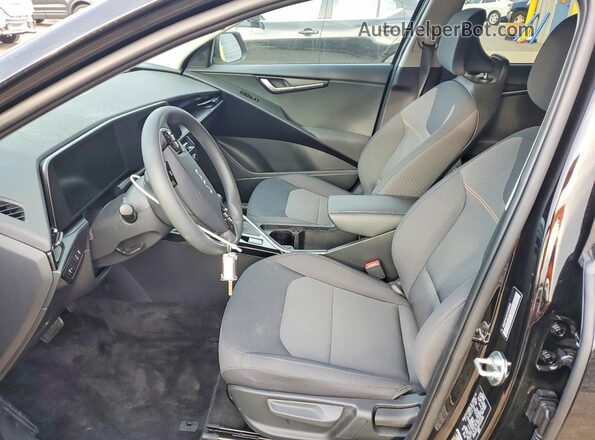 KNDCP3LE0T5332500 2026 KIA NIRO Black Սալոնի դիմացի տեսք